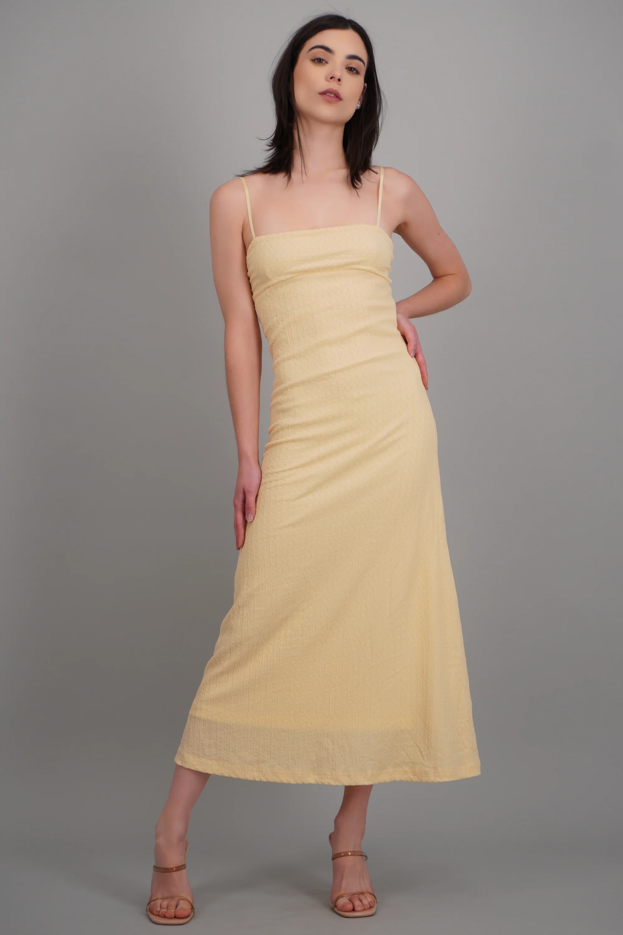 Vestido maxi textura detalle escote - Image 3