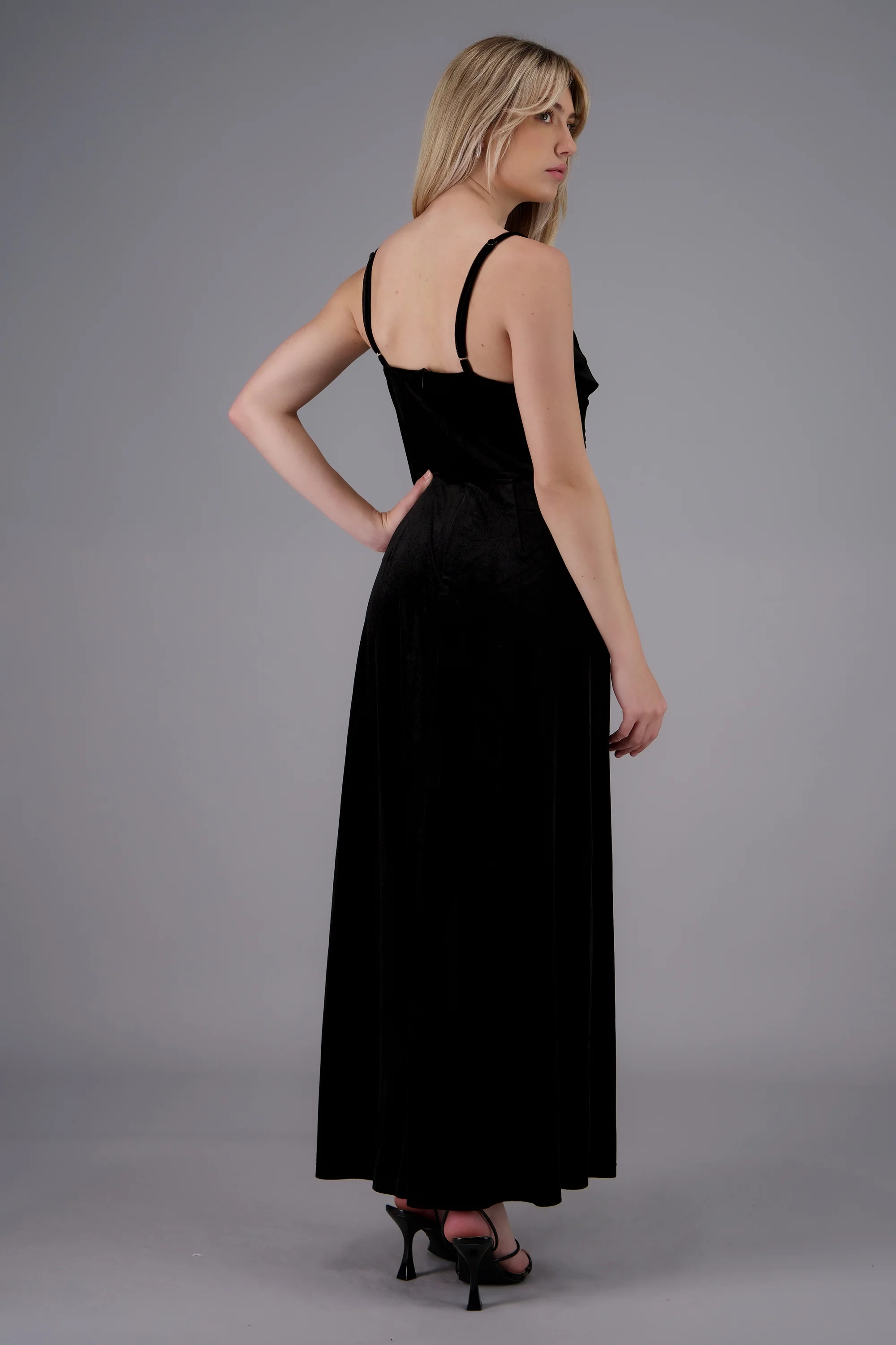 Vestido maxi velvet escote en v - Image 4