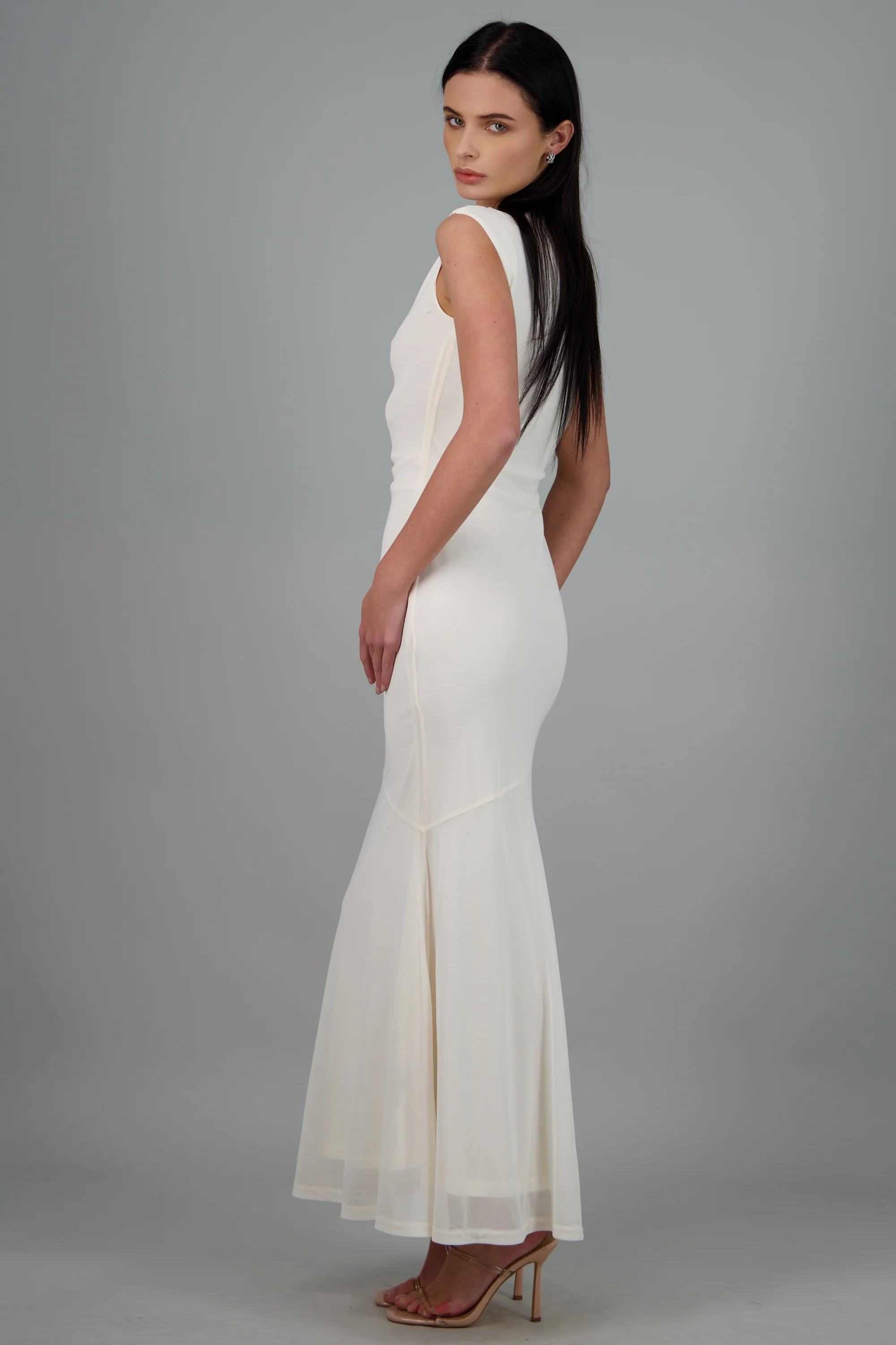 Vestido midi detalle hombro estrella - Image 3