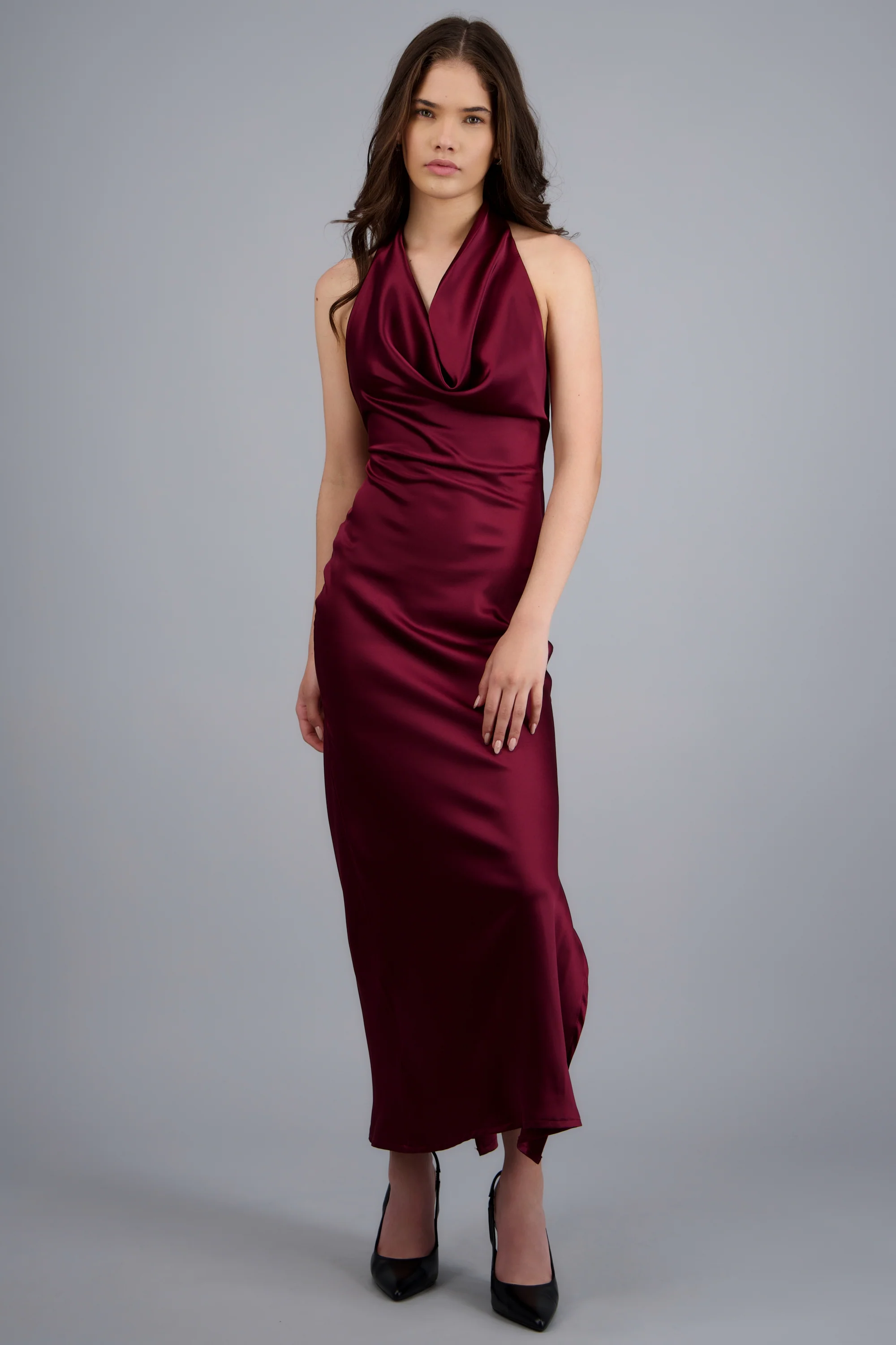 vestido midi escote cascada halter satinado - Image 2