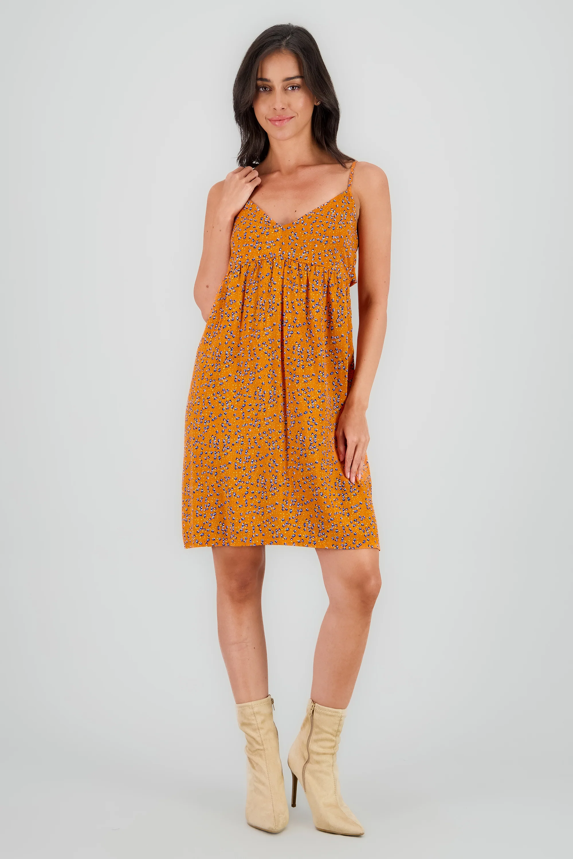Vestido midi escote v tirantes