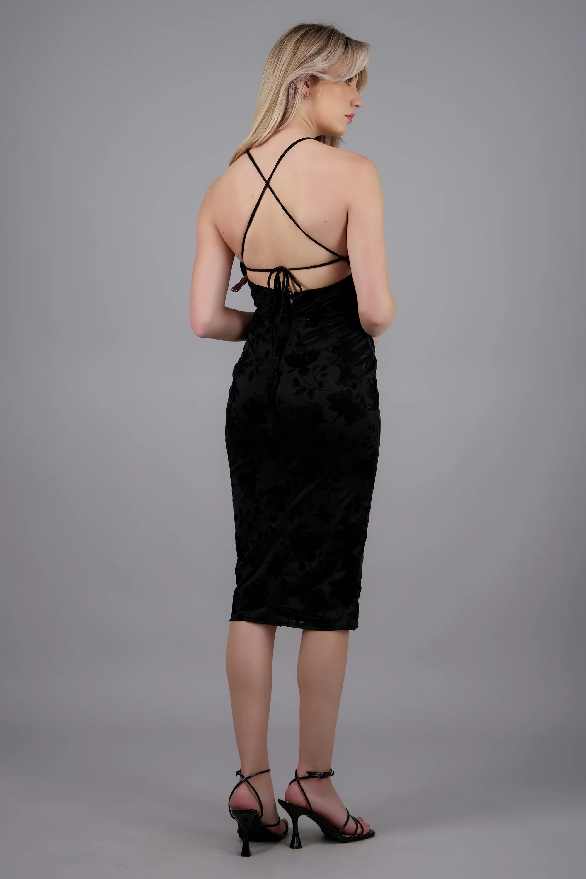 VESTIDO MIDI FLOCK DETALLE ESCOTE - Image 4