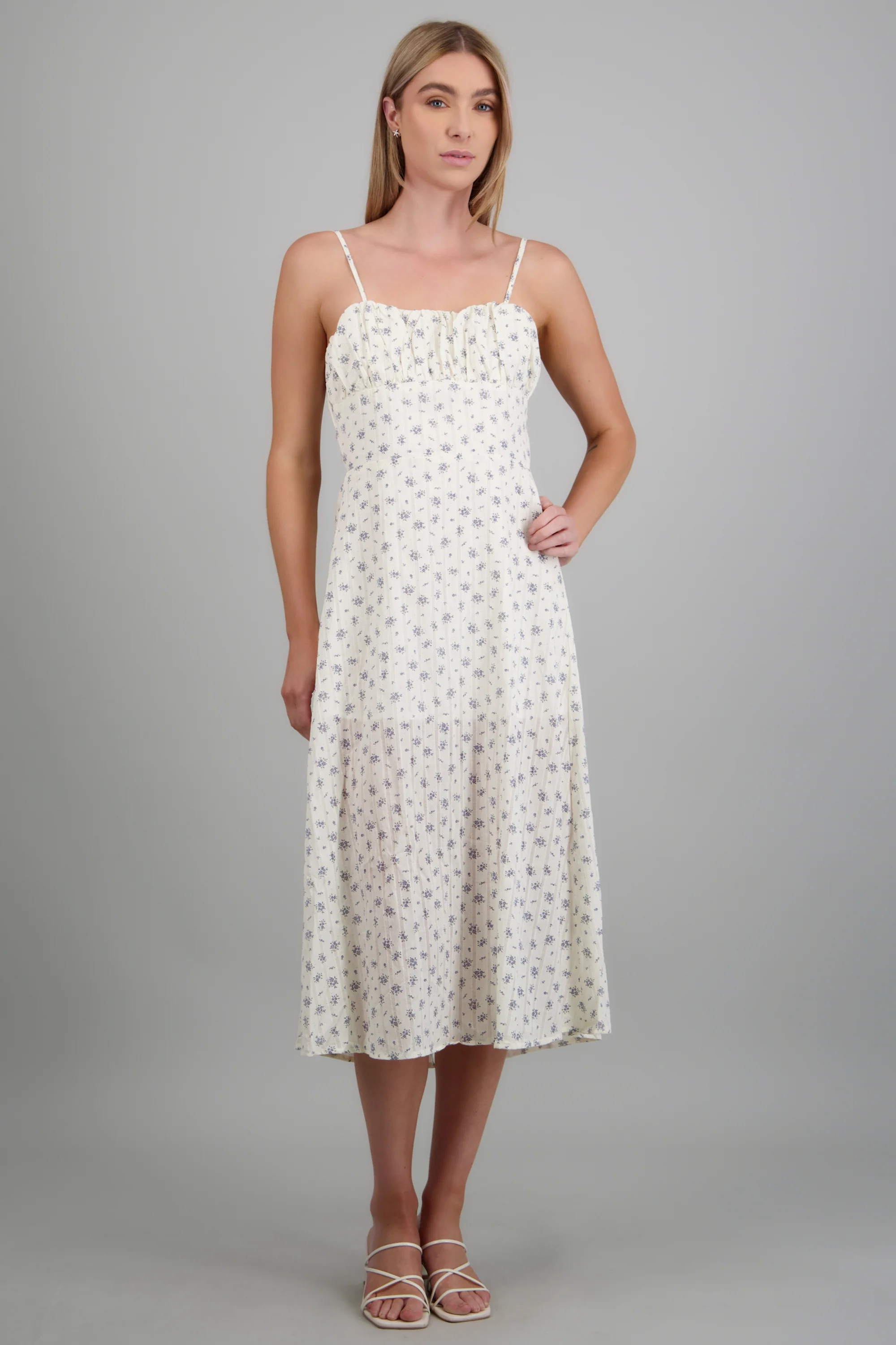 Vestido midi flores textura