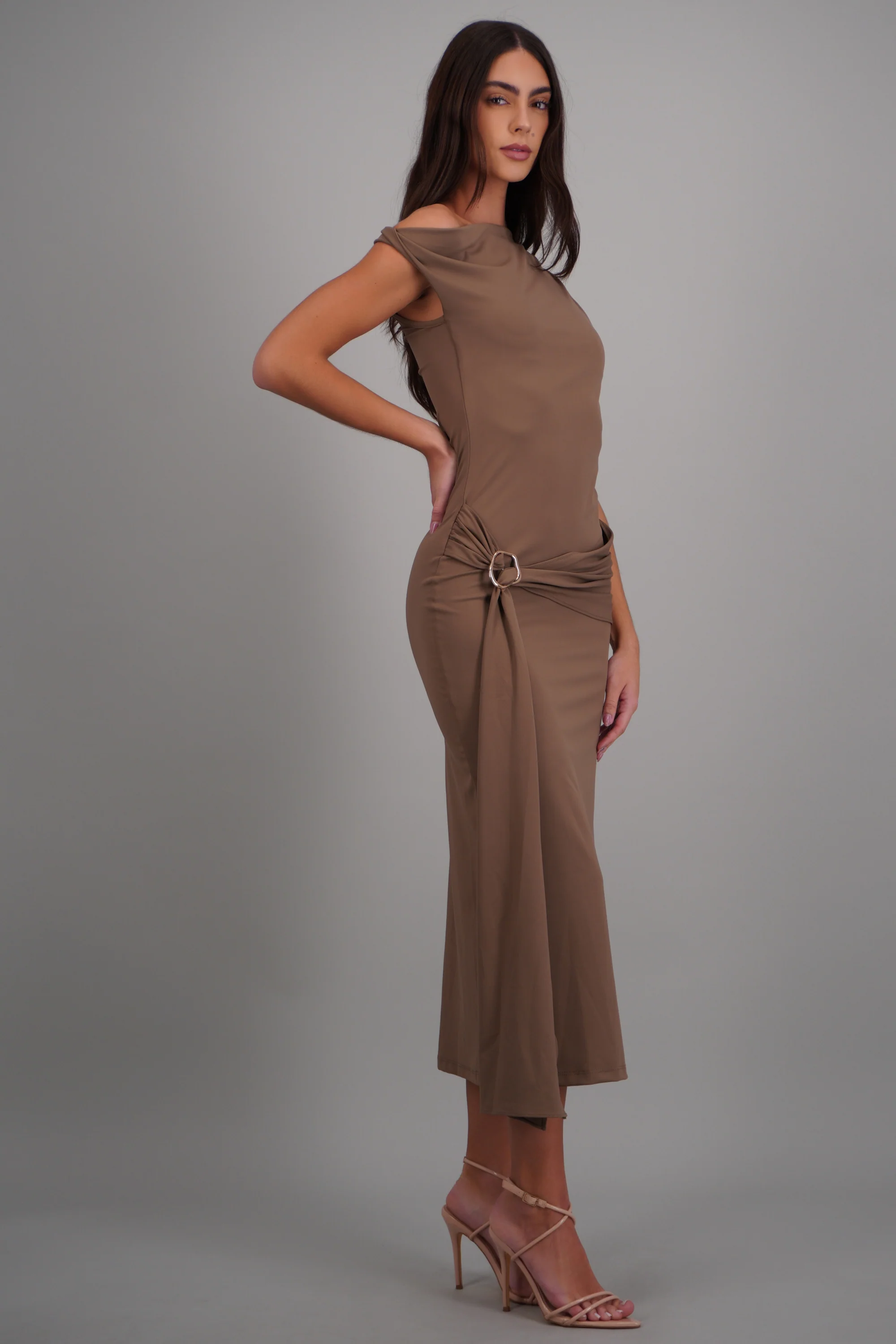 Vestido midi hombro caido detalle cadera - Image 2