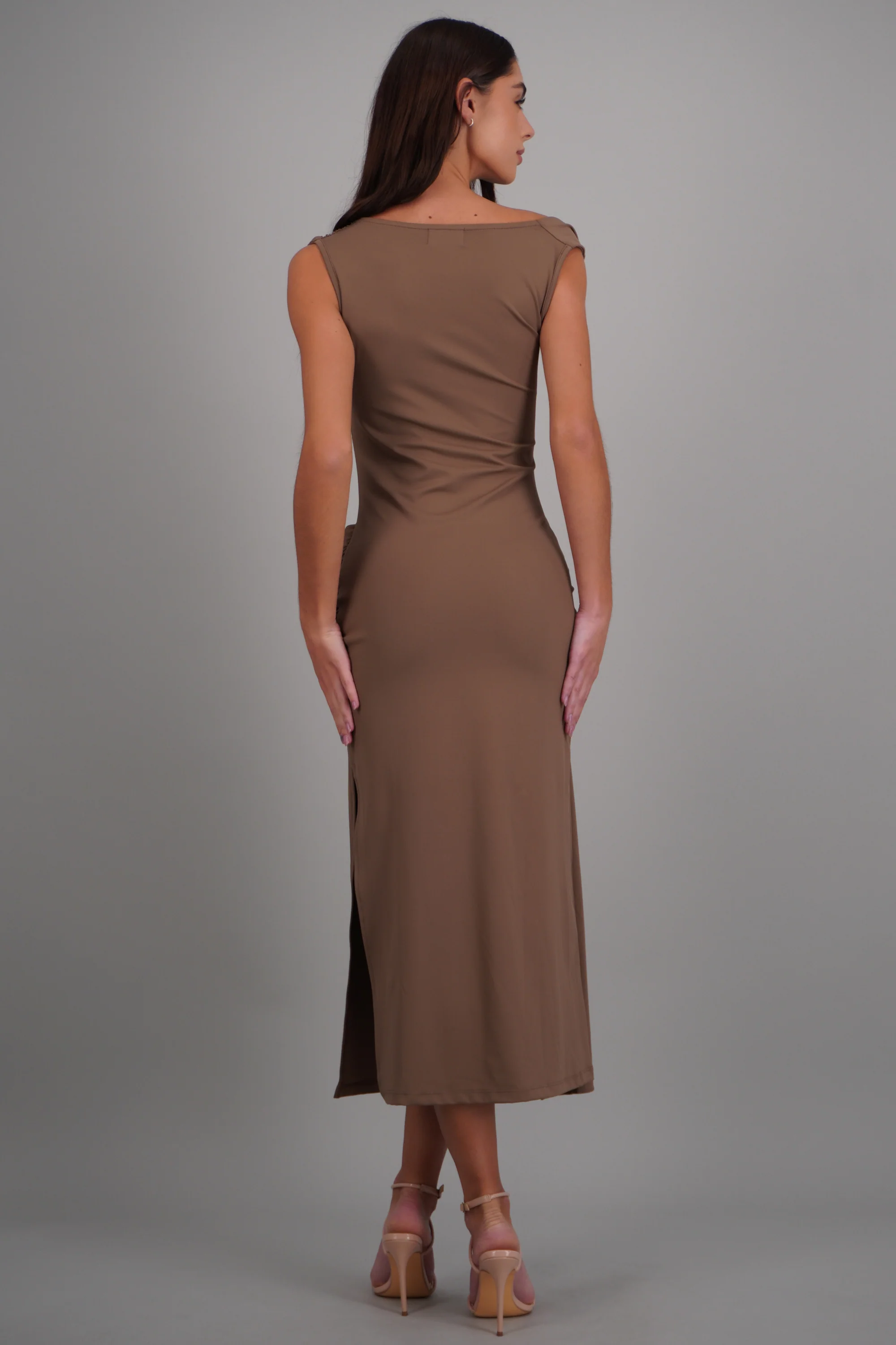 Vestido midi hombro caido detalle cadera - Image 4