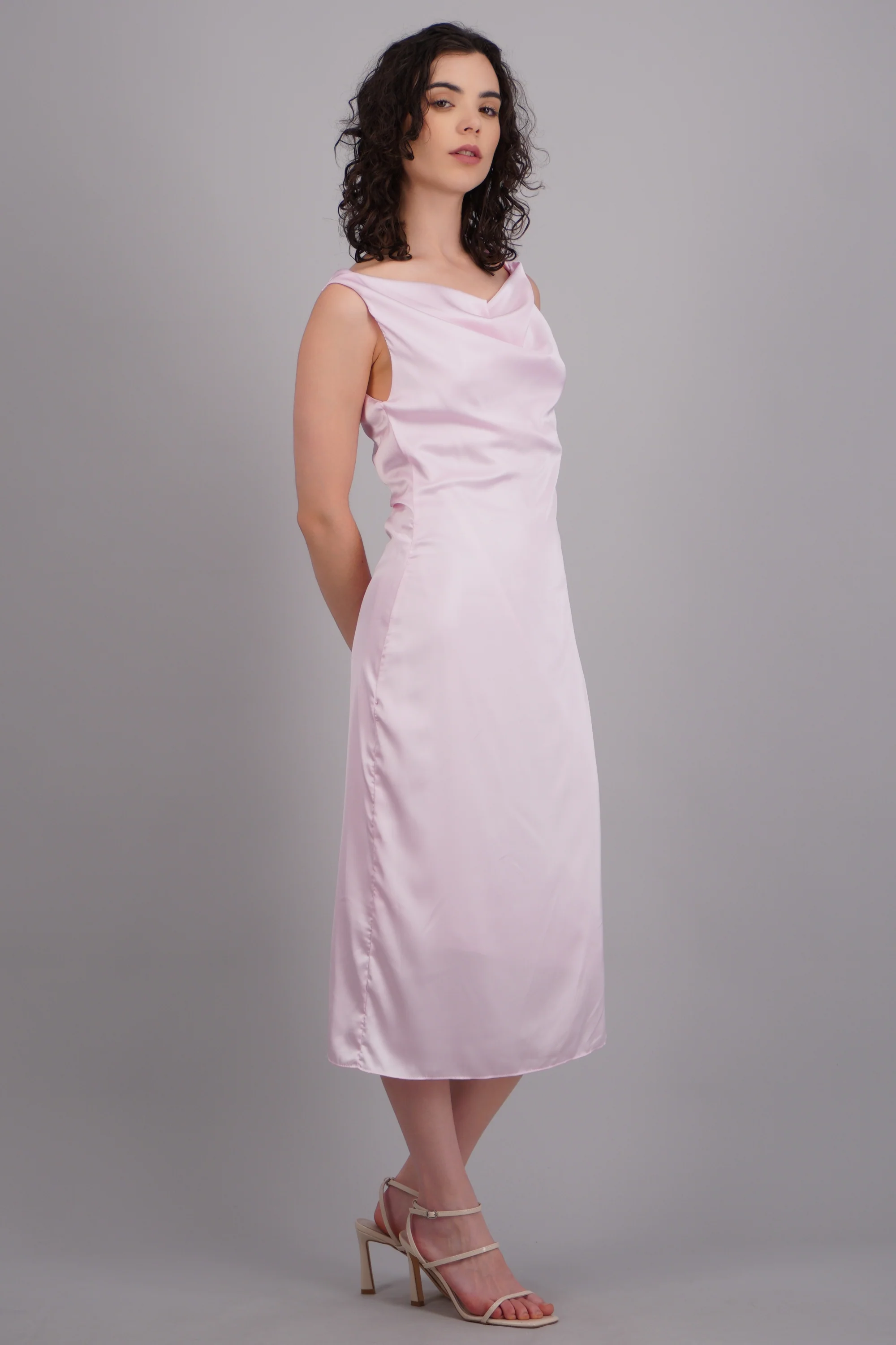 Vestido midi satinado escote columpio - Image 2