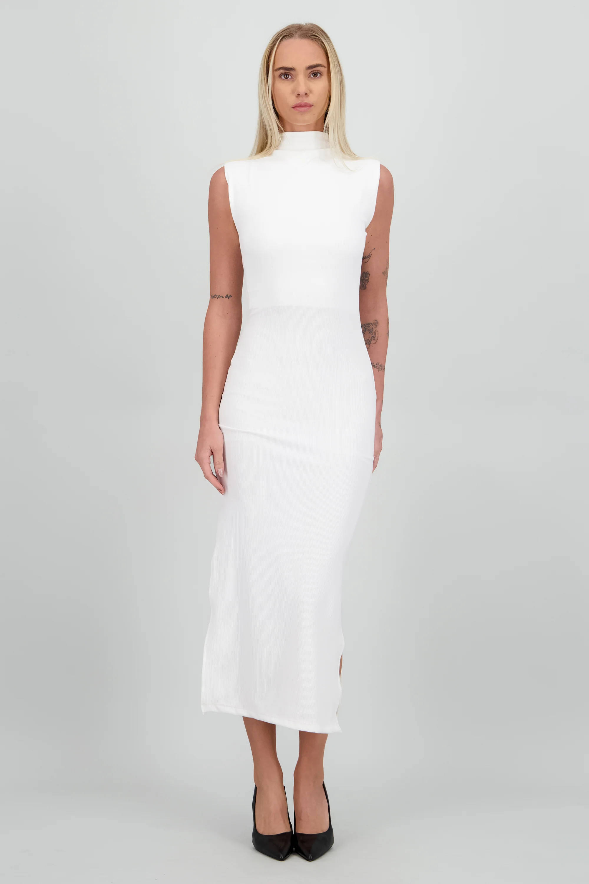 Vestido midi sin manga detalle cuello