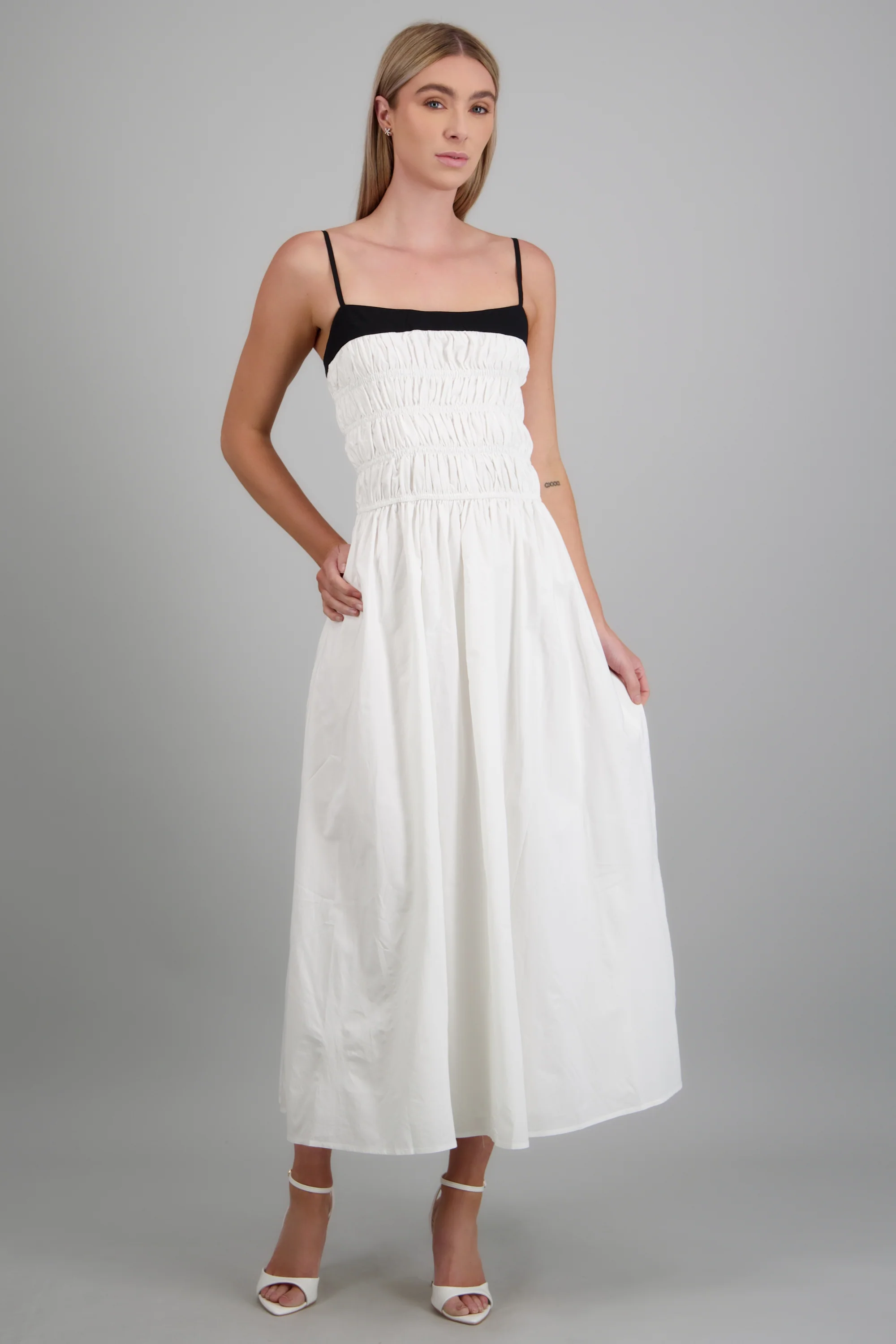 Vestido midi smock detalle contraste