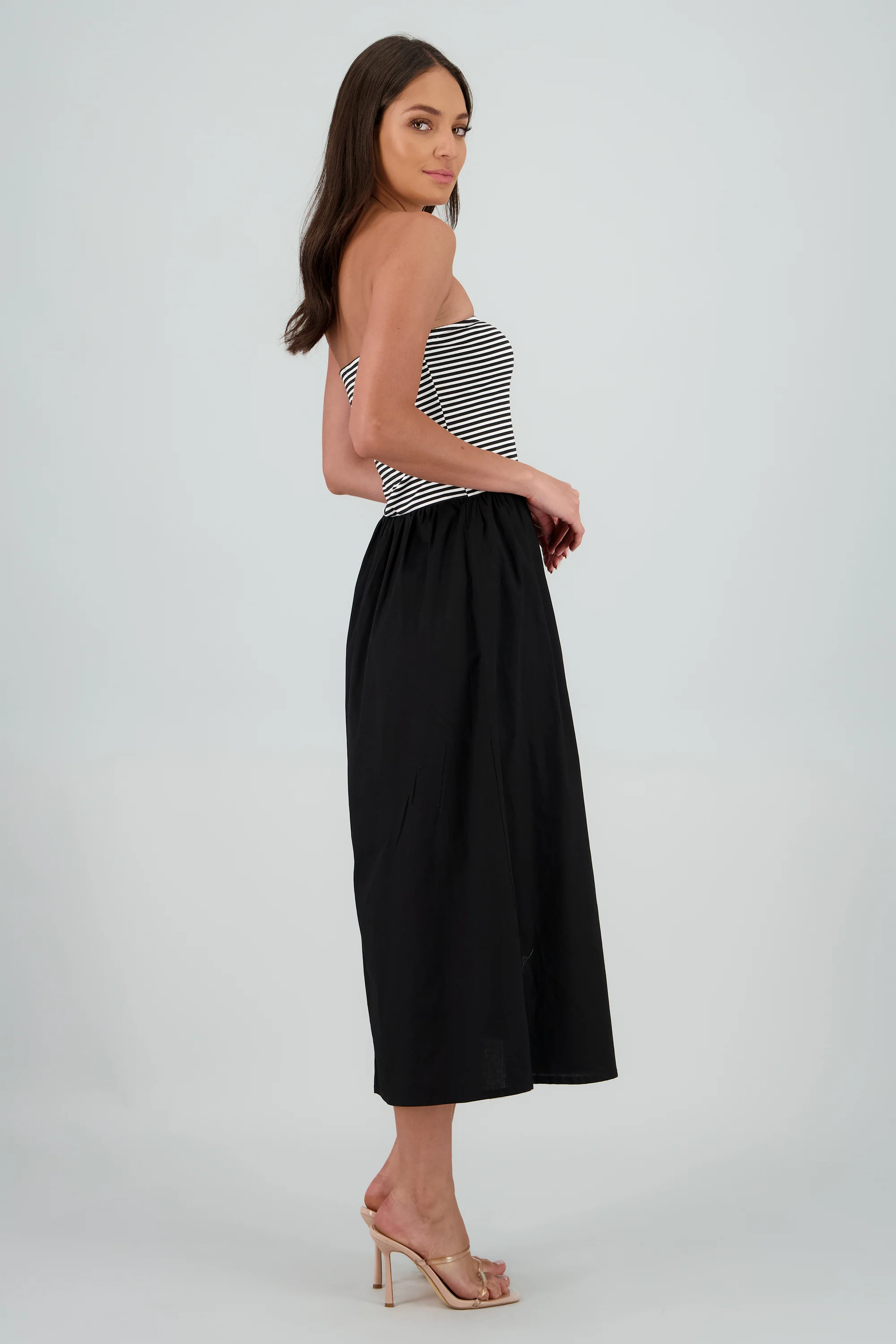 Vestido midi strapless detalle burbuja - Image 3