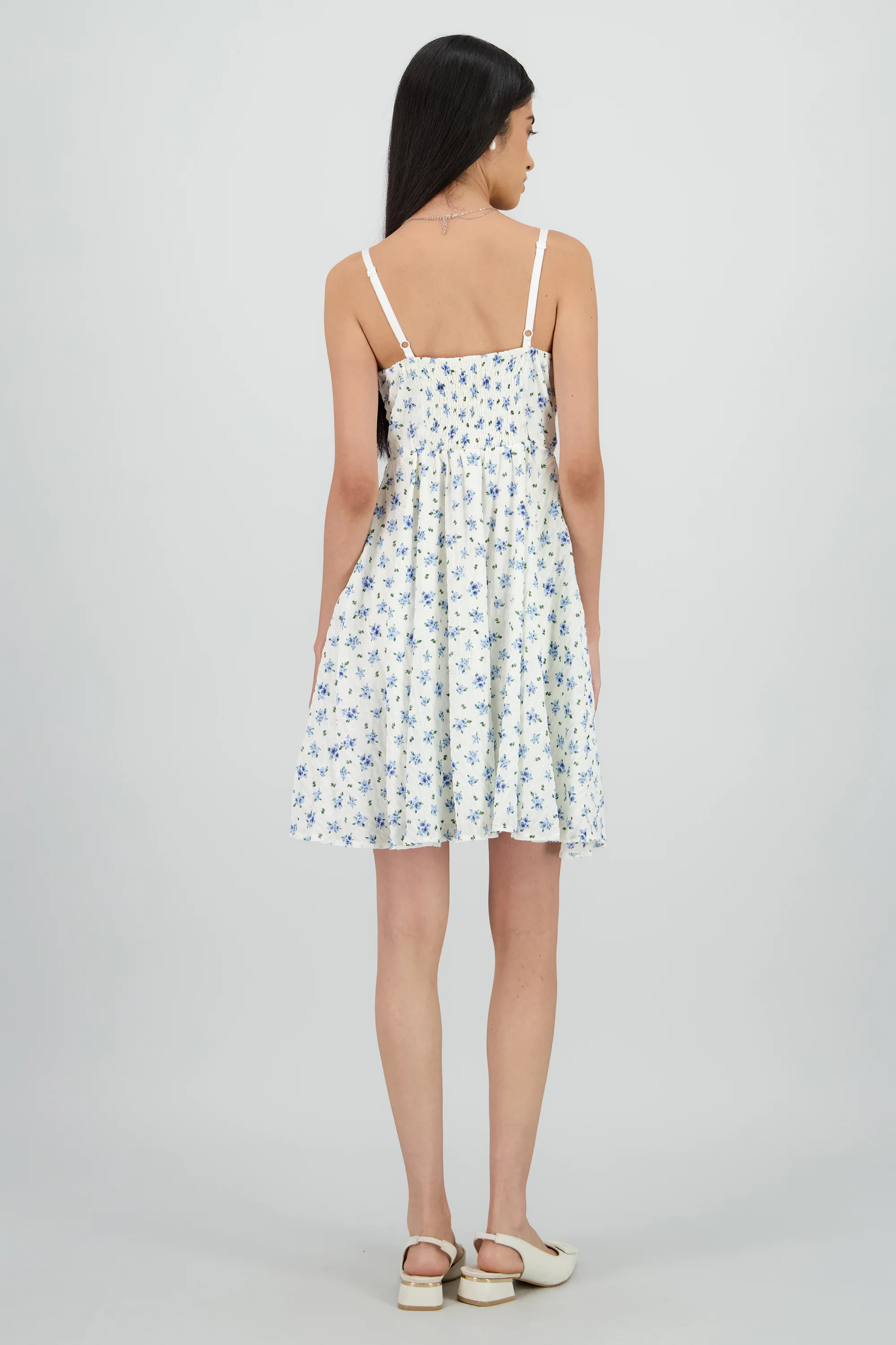Vestido mini con copas de textura y flores - Image 4
