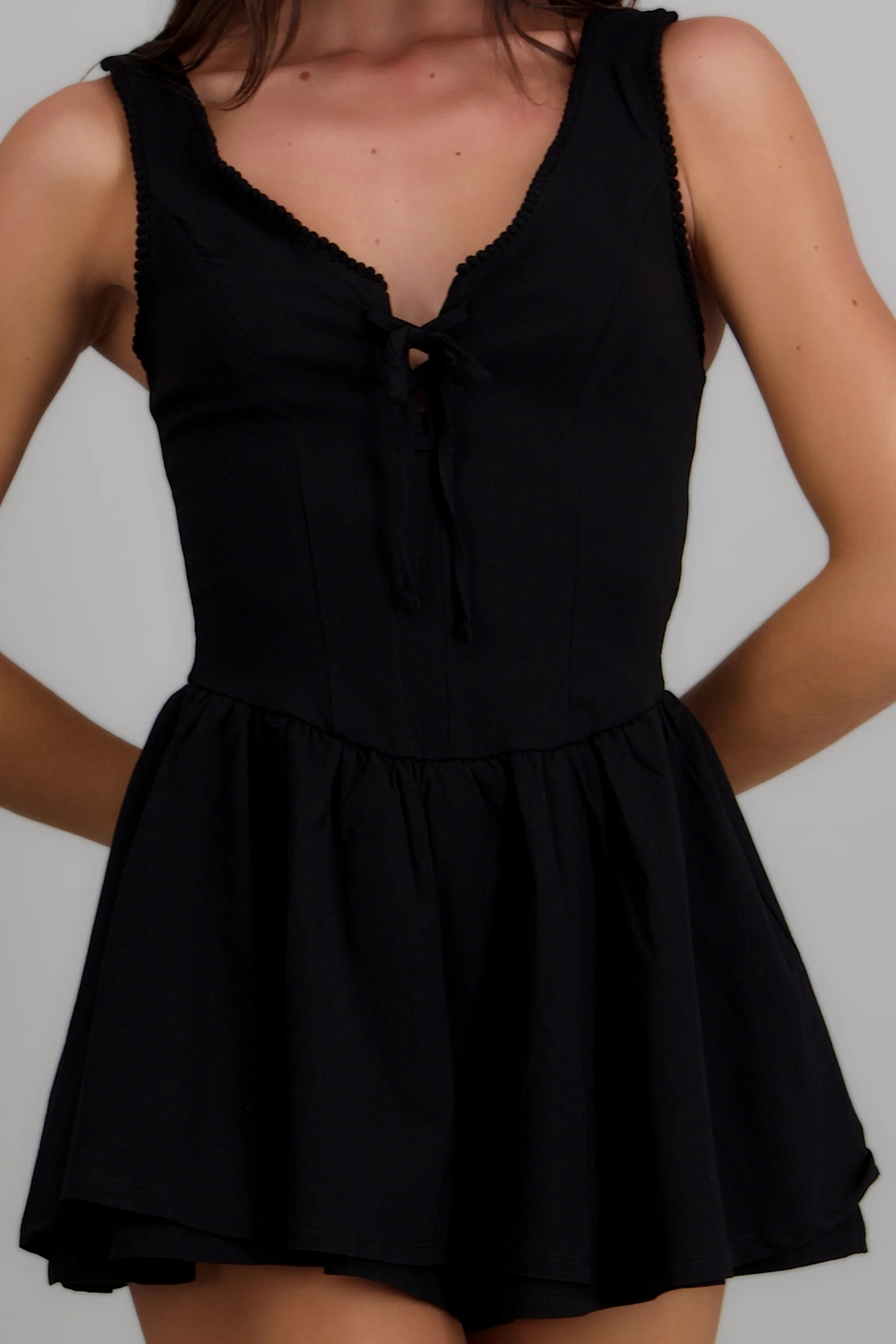 Vestido mini detalle en escote - Image 5