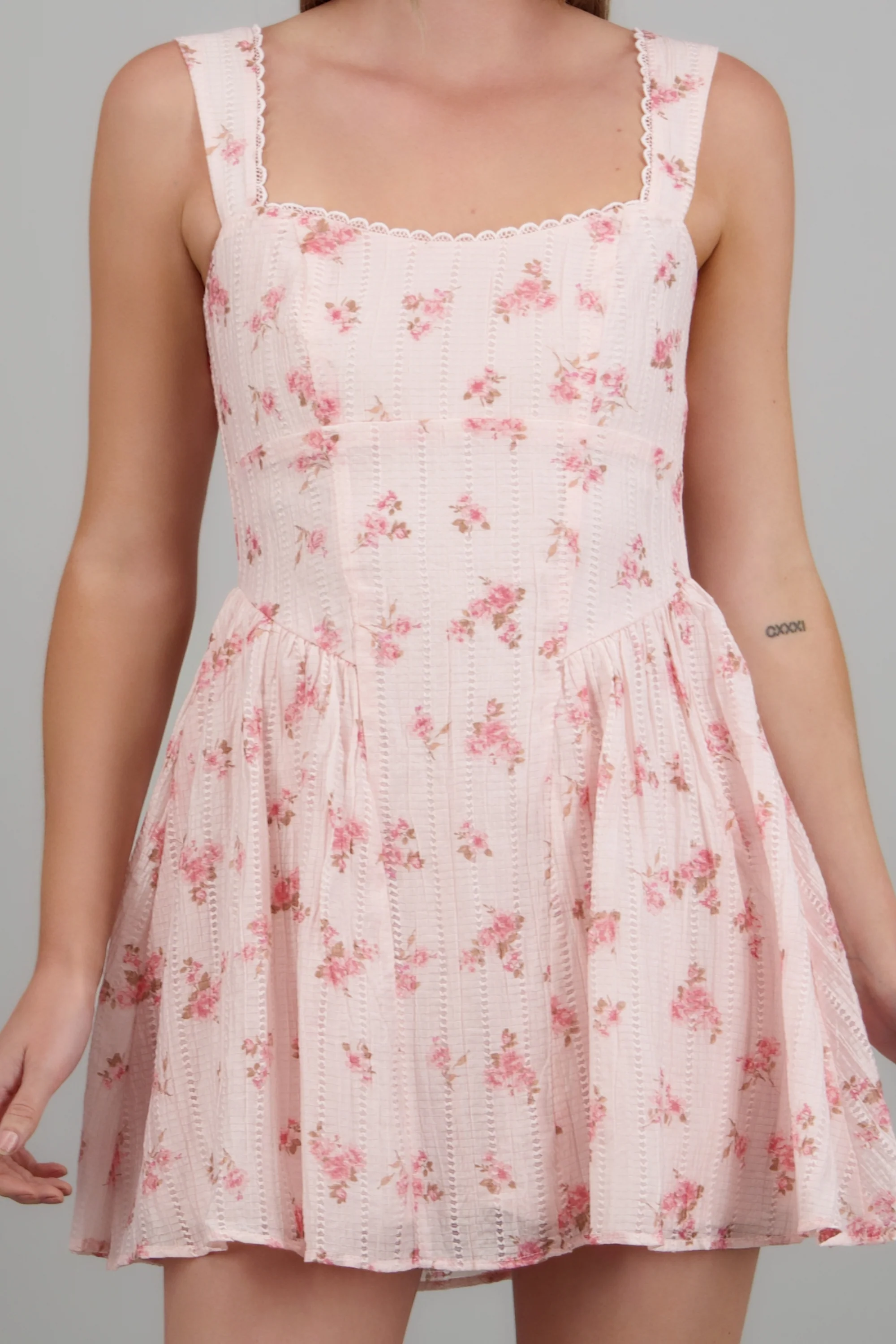 Vestido mini detalle flores - Image 5