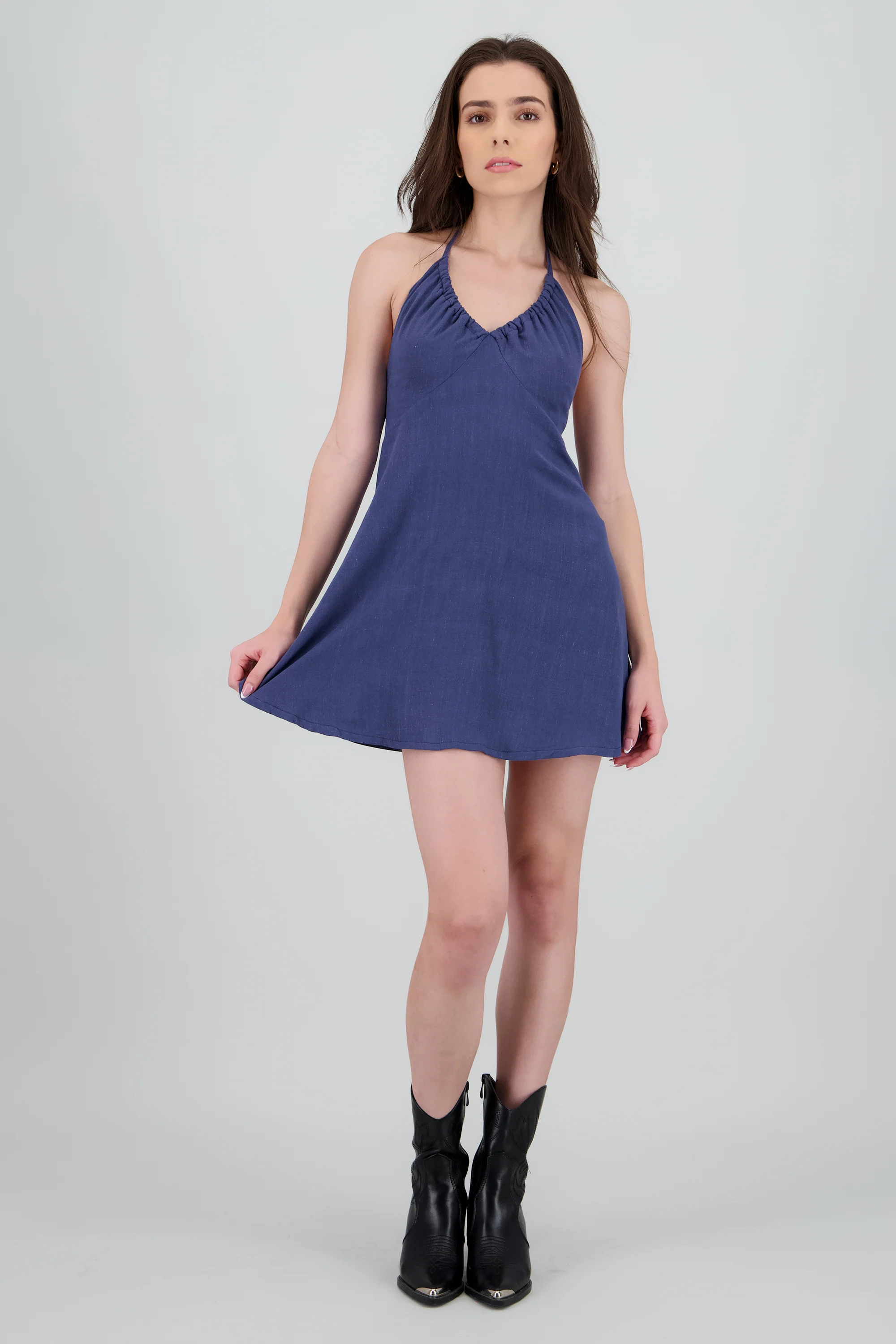 Vestido mini halter fluido - Image 2