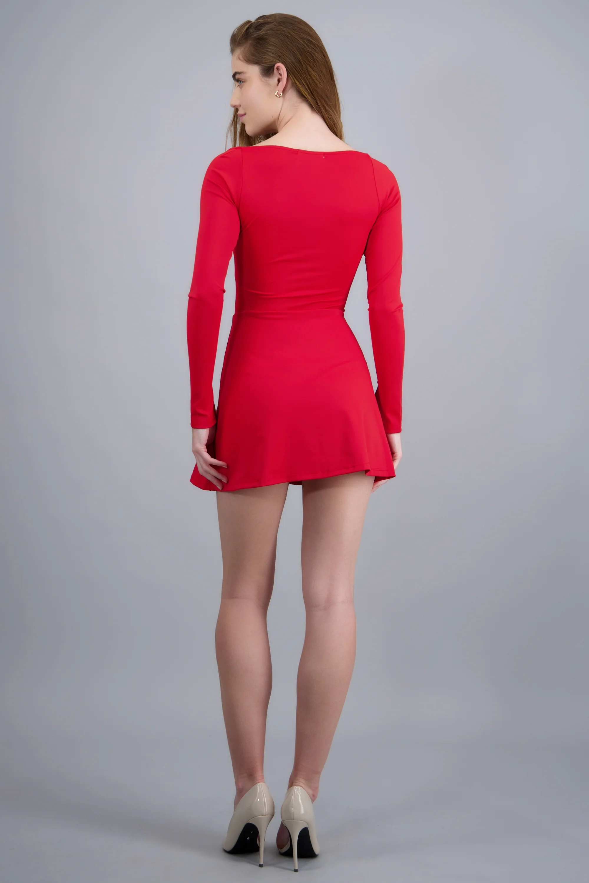 Vestido mini manga larga cuello cuadrado - Image 4