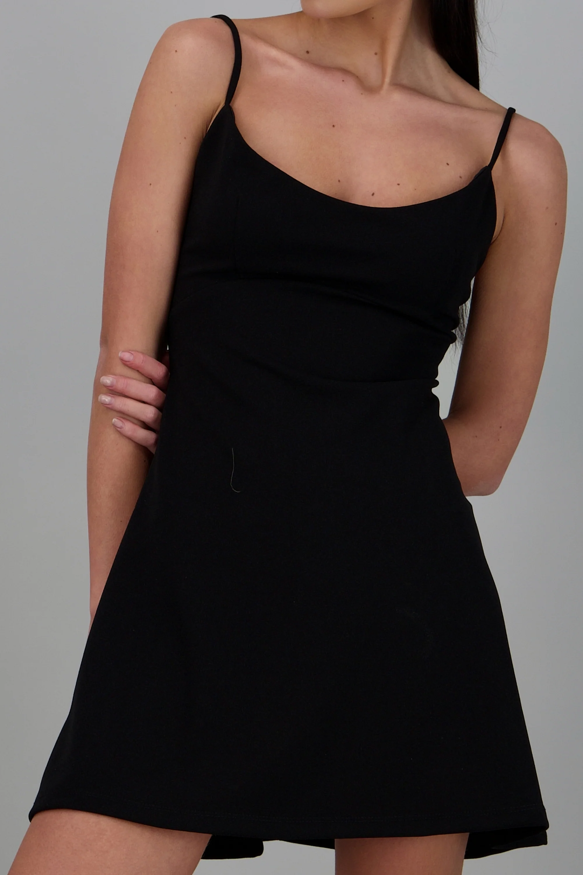 Vestido mini tiramtes escote redondo - Image 5