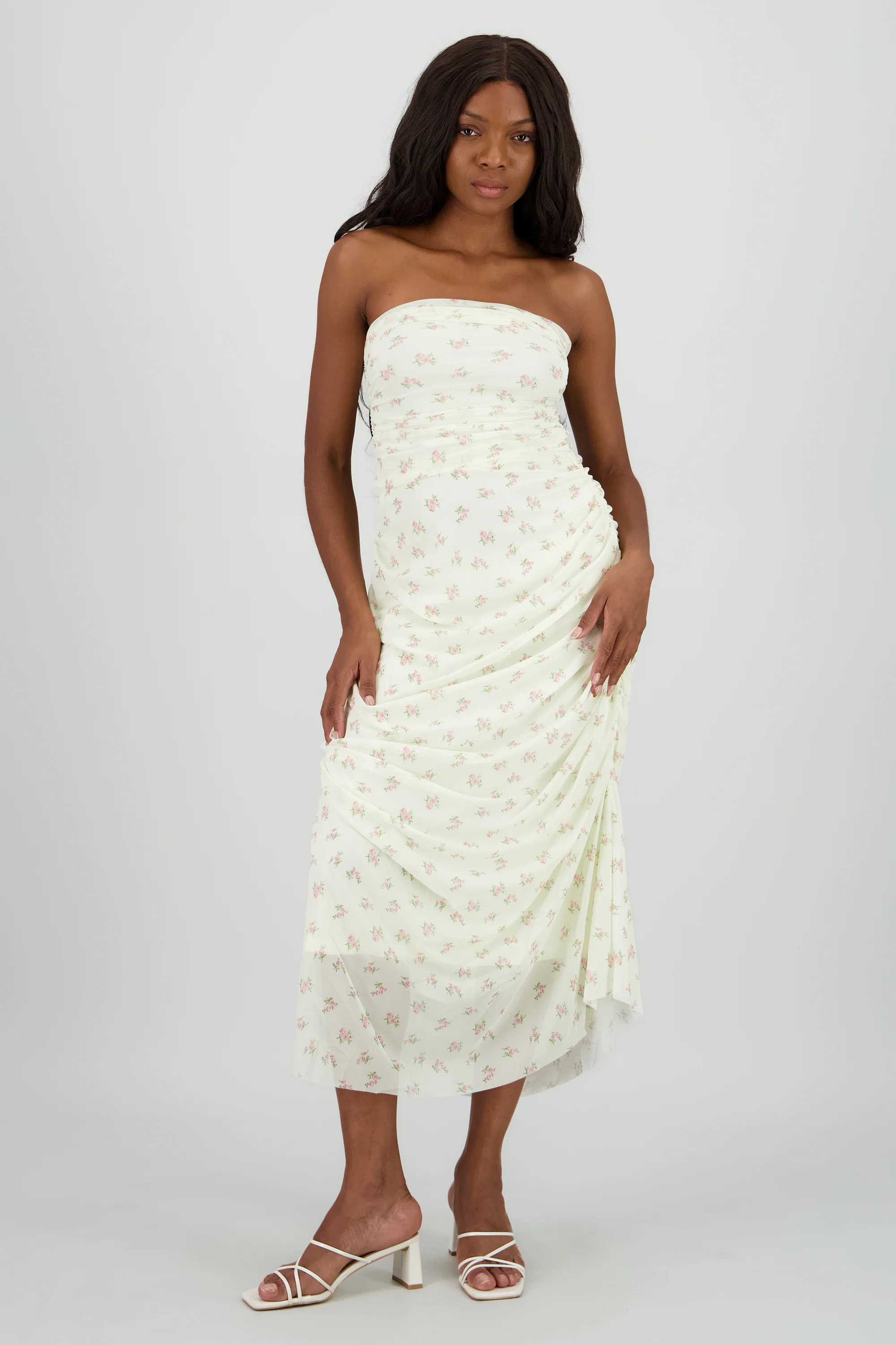 Vestido strapless de mesh estampado