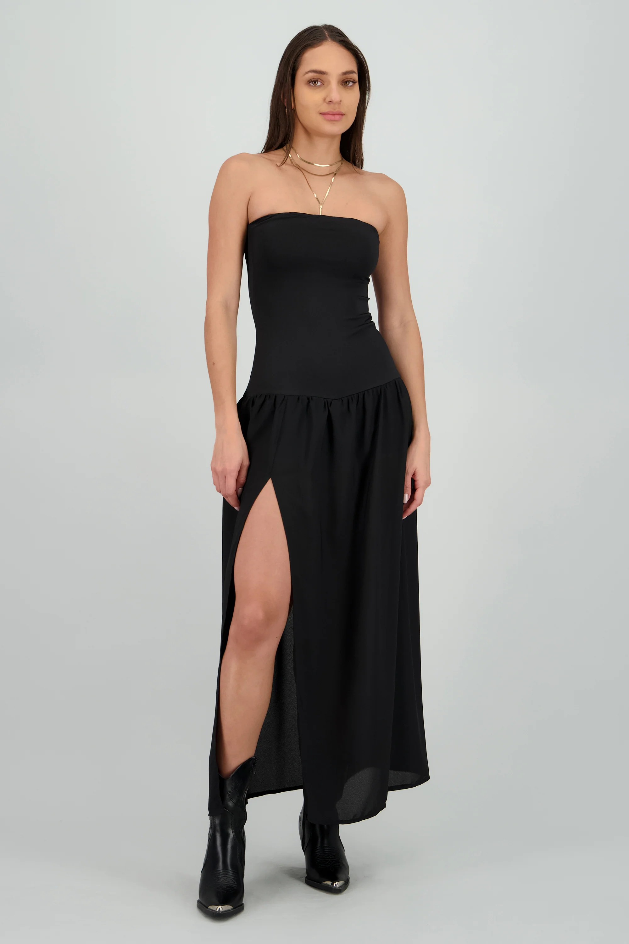 Vestido strapless detalle tela
