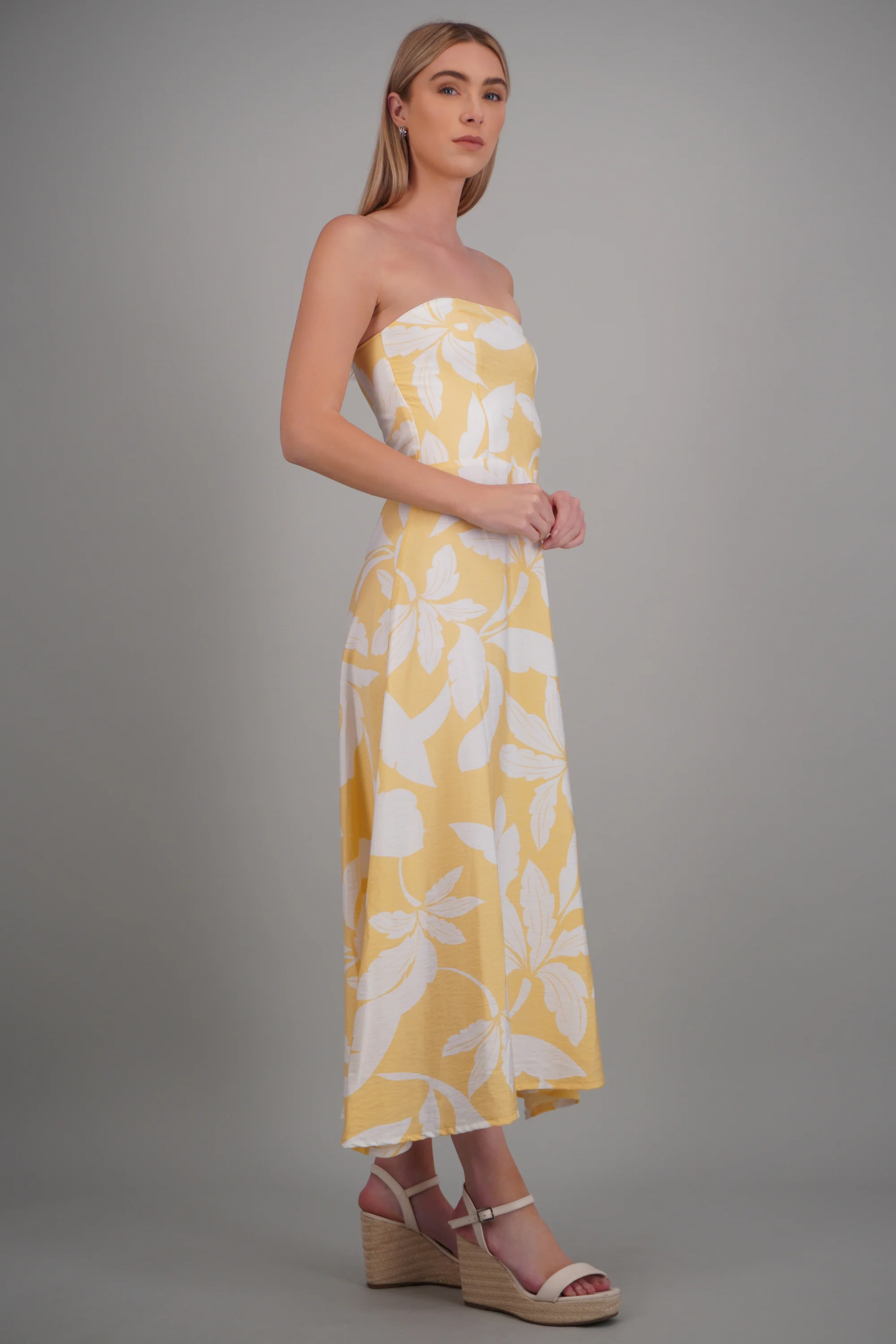 Vestido strapless estampado tropical - Image 2