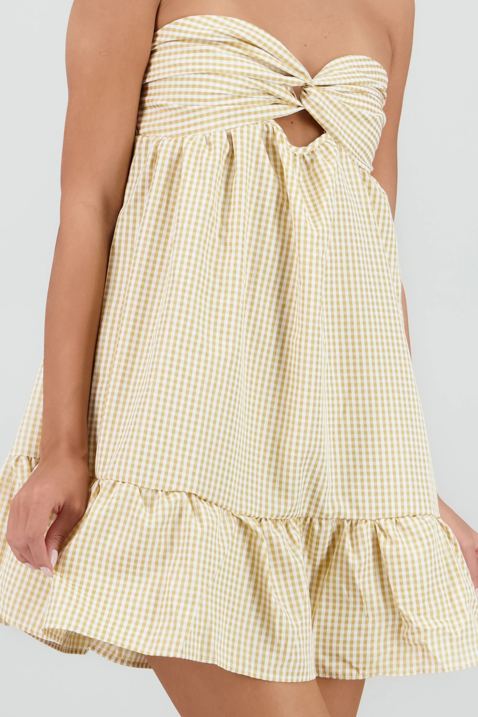 Vestido strapless nudo estampado gingham - Image 5
