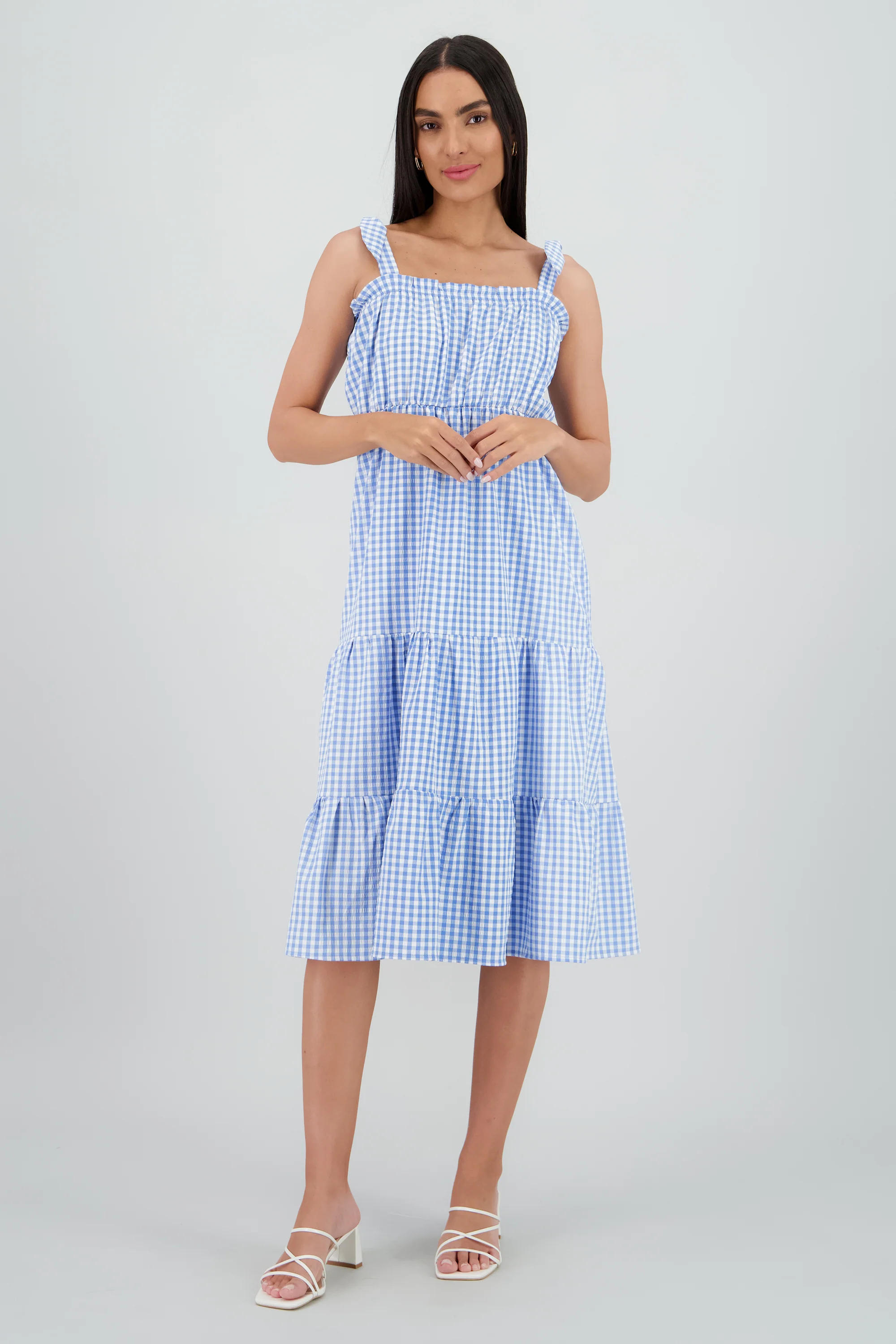 Vestido tirantes midi olanes detalle textura